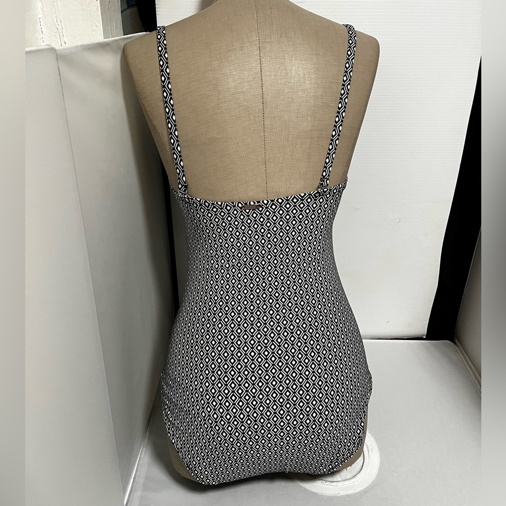 DKNY Monochrome Patterned Swimwear - Picture 4 of 9